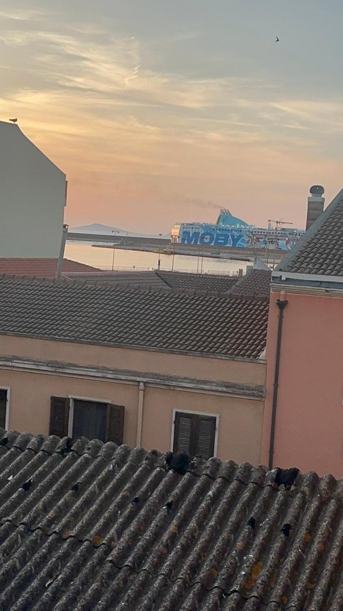 Moncici House Hotel Porto Torres Exterior foto