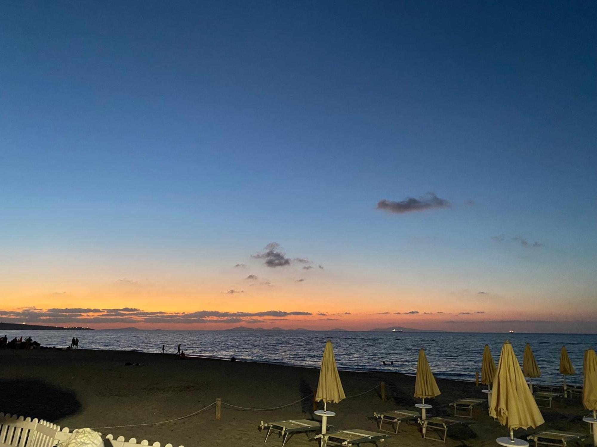 Moncici House Hotel Porto Torres Exterior foto